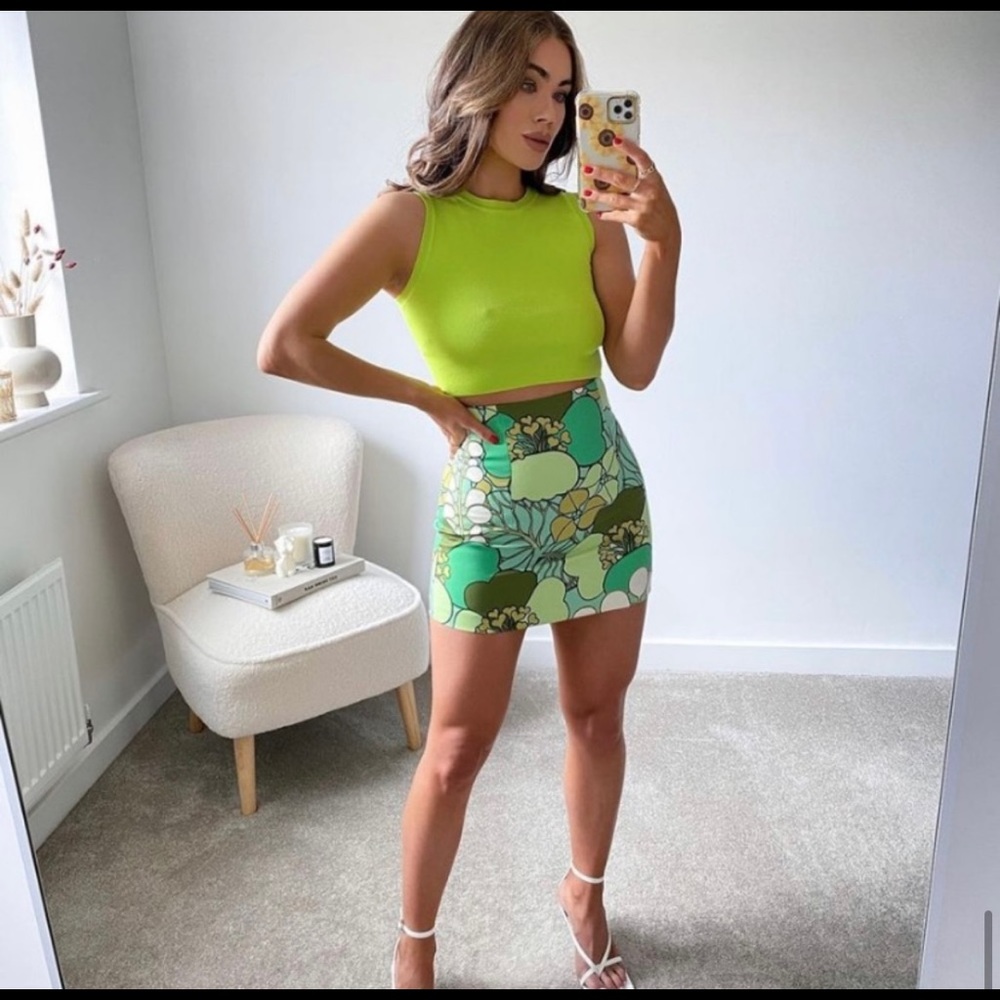 Zara 70s printed green mini skirt